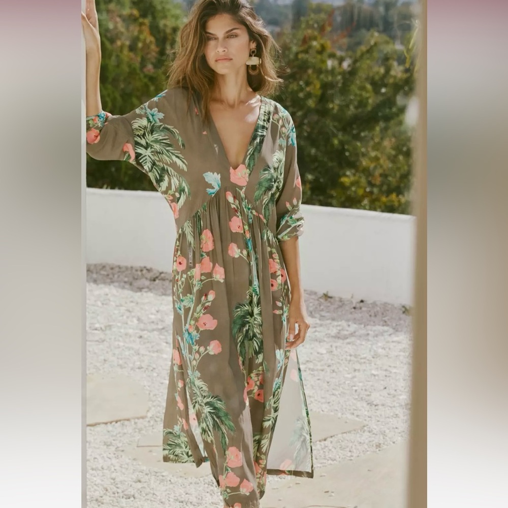 Malai Easy V-Neck Midi Dress